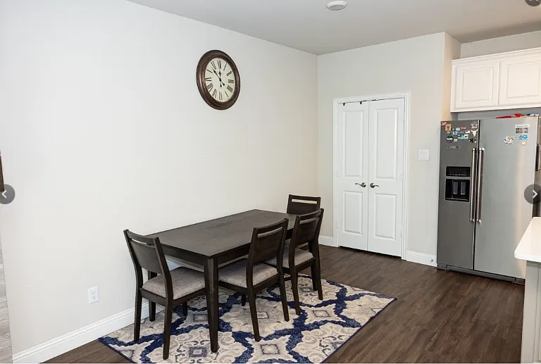 609 Laurel Ln — Photo 6