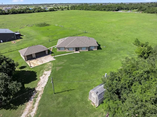329 Gou Hole Rd, Cove, TX 77523
