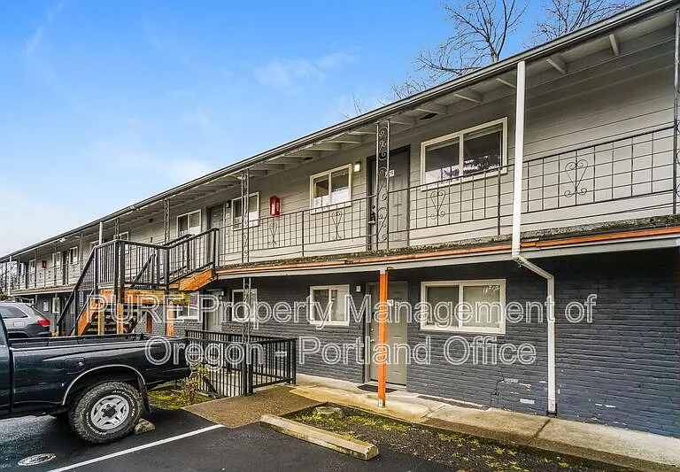 18411 E Burnside St #205 — Photo 6