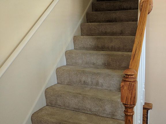 4th image of 121 Garnet Dr
