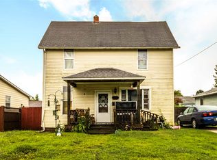 712 E Walnut St, Canton, IL 61520