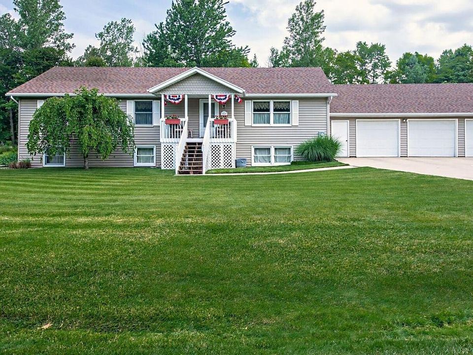 1st image of 272 Kensington Ln