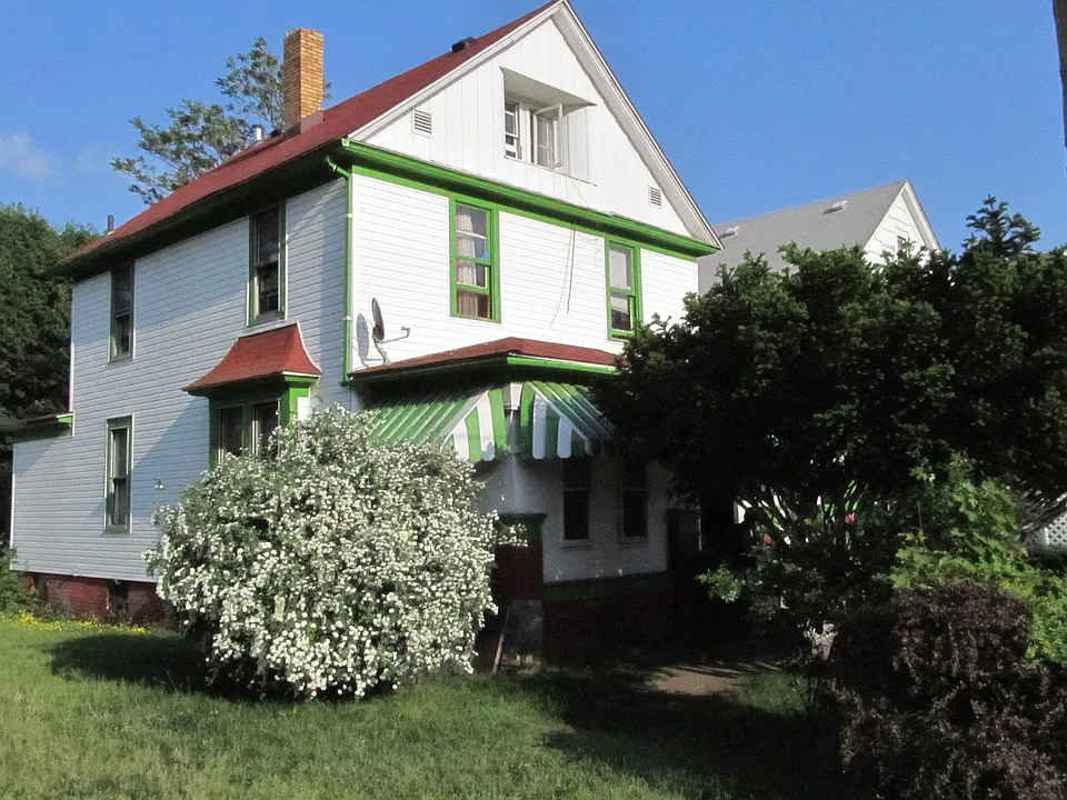 633 Edgewood Ave