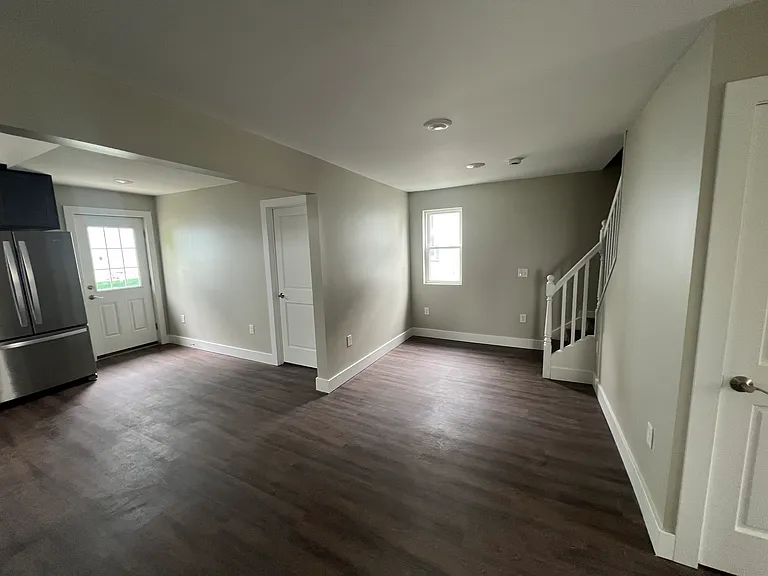 13 Columbia Ave — Photo 11