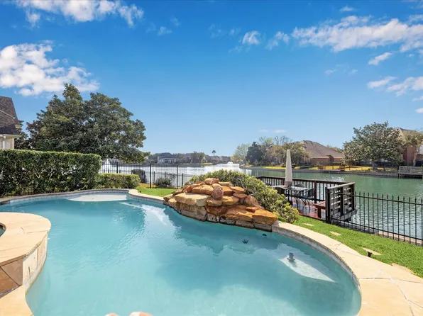 5010 Collingwood Ct, Sugar Land, TX 77479