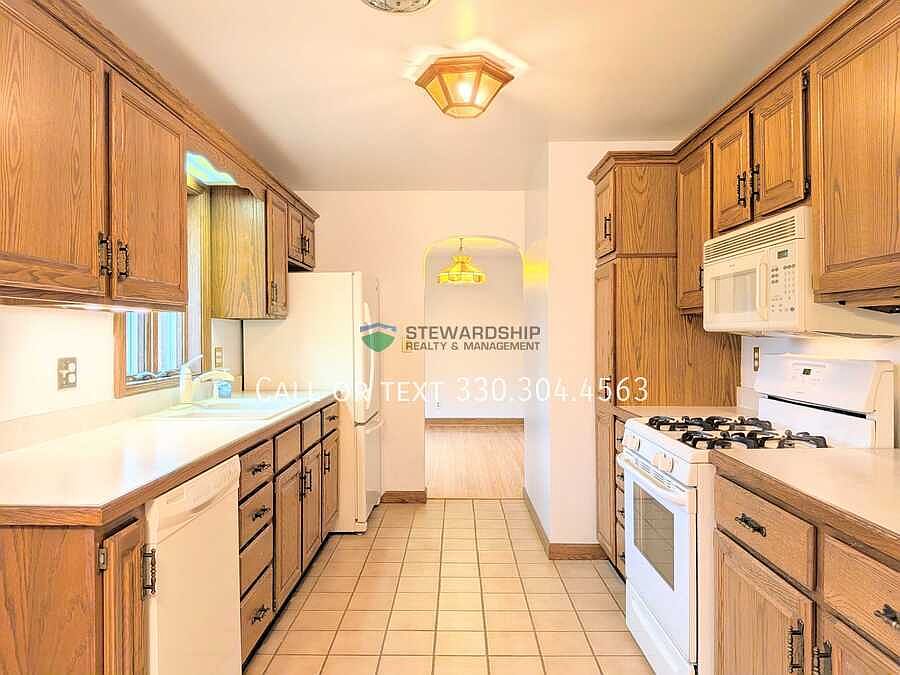 1st image of 2636 Orchard Park St NW