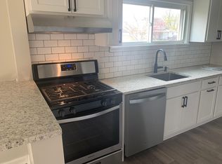 9005 W Cornbread Rd, Yorktown, IN 47396