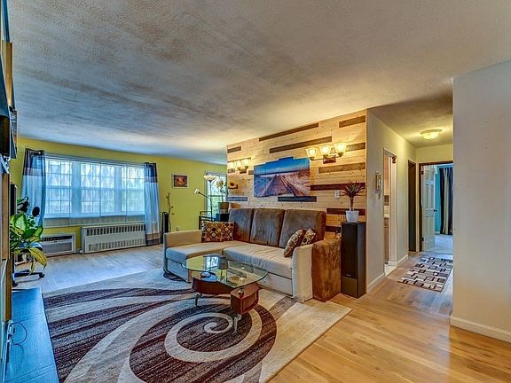 4th image of 84-29 153rd Ave #6-L