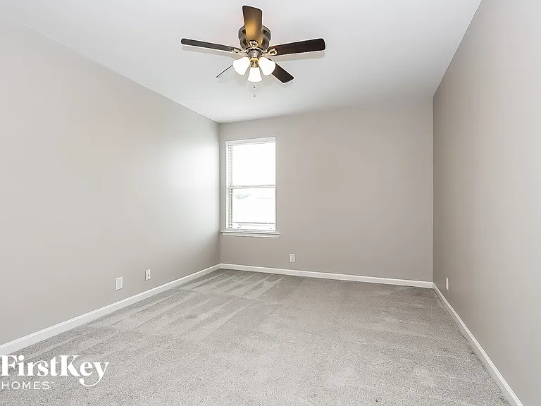 3241 Mapleside Ln — Photo 11
