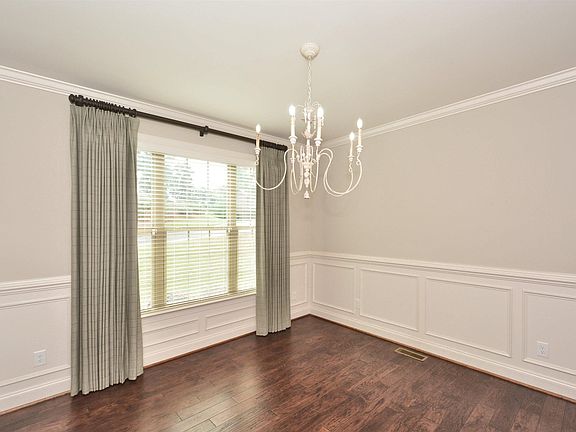 5th image of 137 Willow Branch Ln