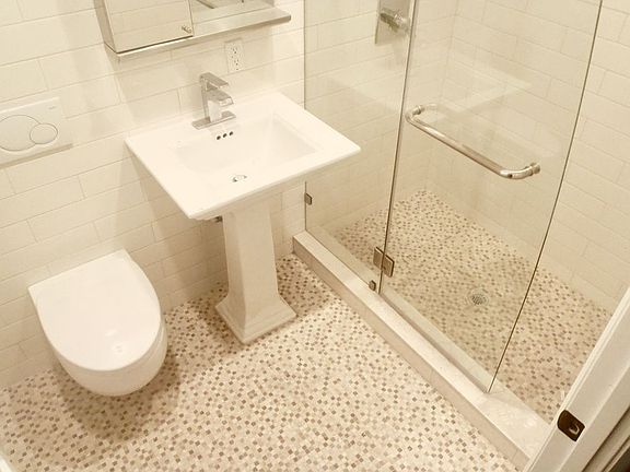 3rd image of 1810 Astoria Blvd APT 2
