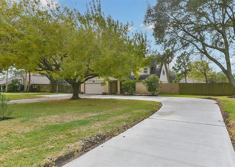 1st image of 1404 Sunset Dr