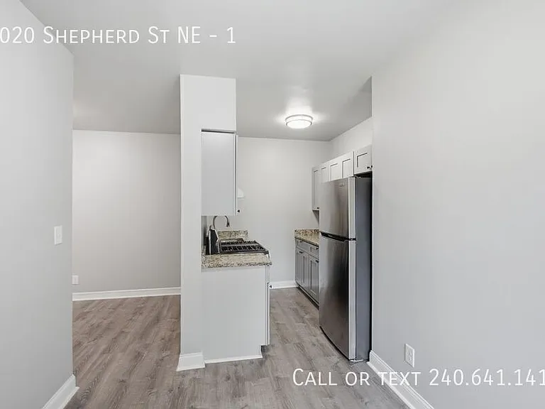 2020 Shepherd St NE #1 — Photo 3