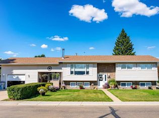 1622 S 11th Ave, Wainwright, AB T9W1E5