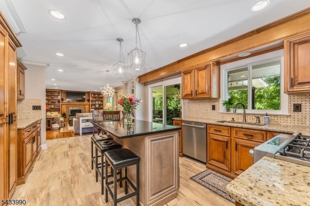 8 Shurts Rd, Flemington, NJ - More