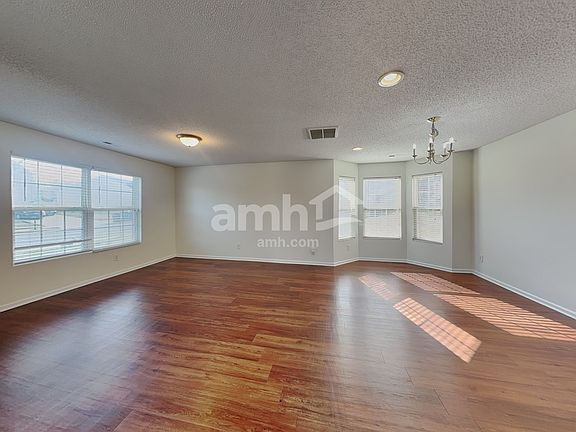 5th image of 2521 Highland Park Dr