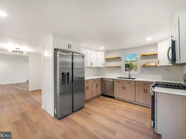 4 Walnut St, Salem, NJ 08079