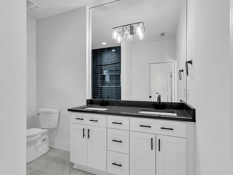 976 Dunning St — Photo 29