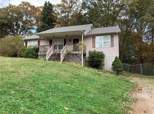 5 Dewey Ln, Candler, NC 28715