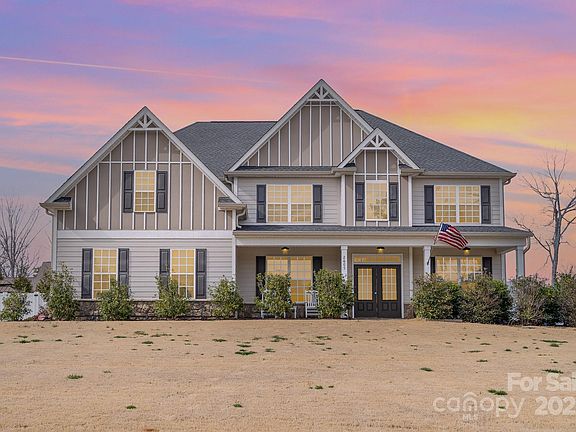 2nd image of 2605 Lakefront Dr