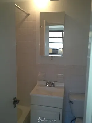 Rented by City Connections Realty | media 9