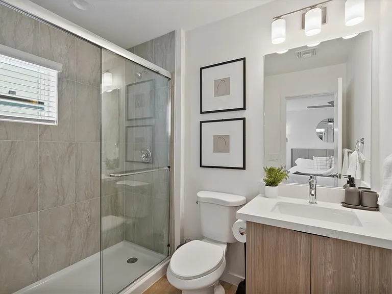 1818 W Earll Dr — Photo 54