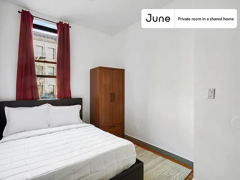 310 Tompkins Ave #B — Photo 2
