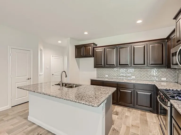 15952 Hayes Ridge Dr — Photo 6