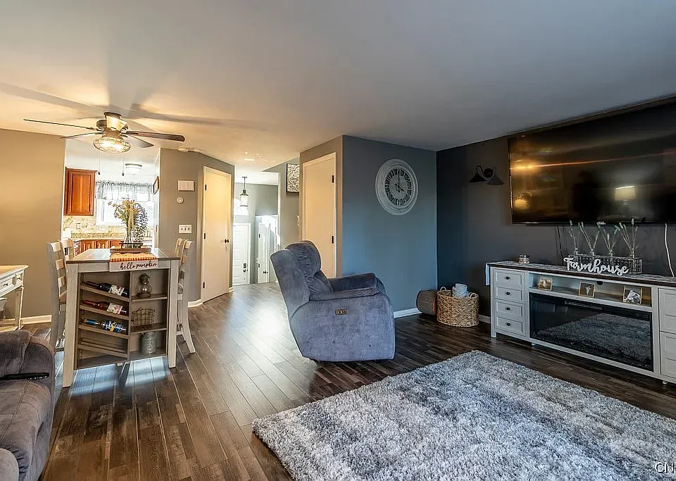 157 Iron Oak Cir