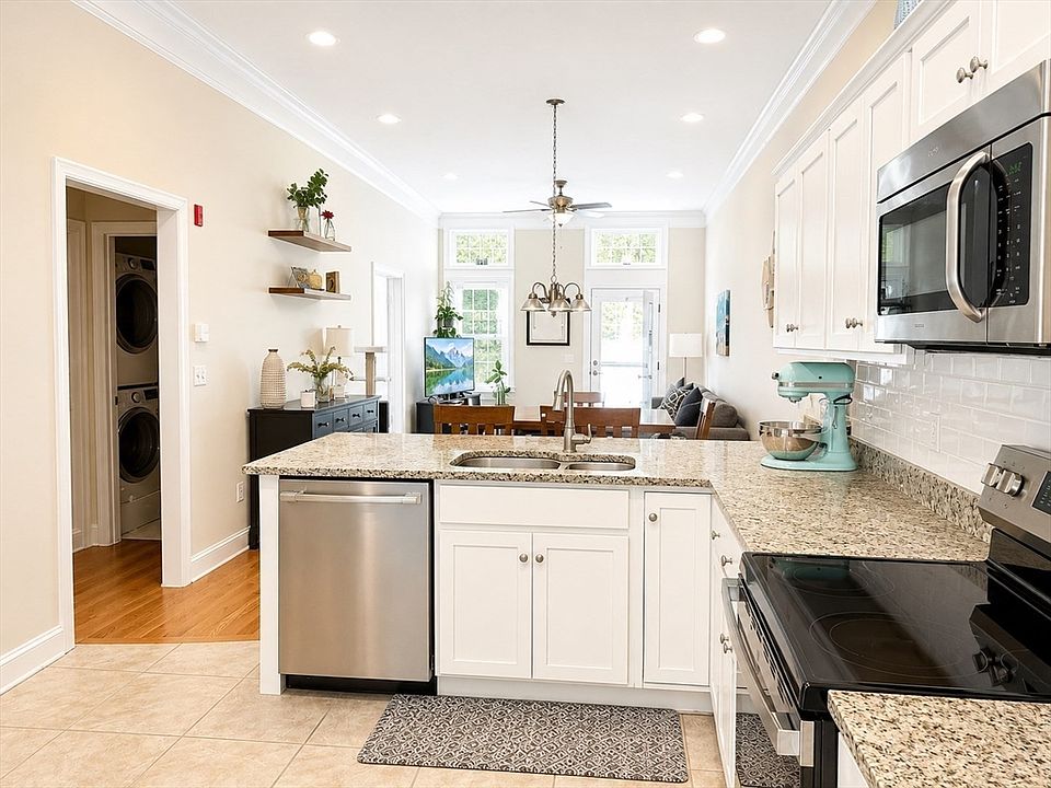1st image of 445 Berlin St #7