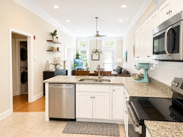 445 Berlin St #7, Clinton, MA 01510