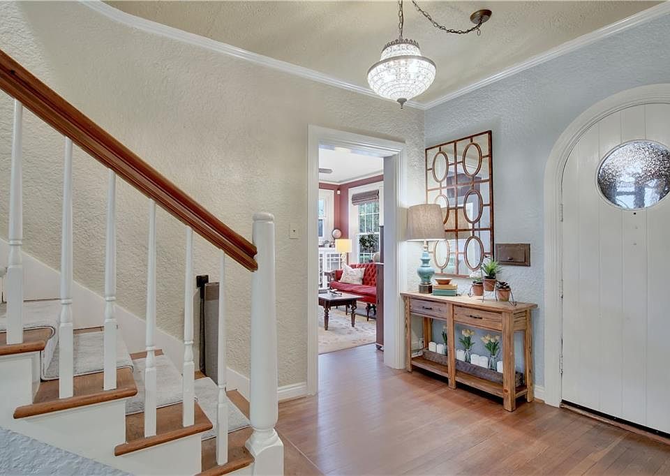 4609 Meadowbrook Dr, Fort Worth, TX 76103 | Zillow