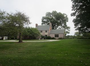 552 W Main Rd, Little Compton, RI 02837