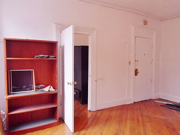 5th image of 125 Saint James Pl APT 3A