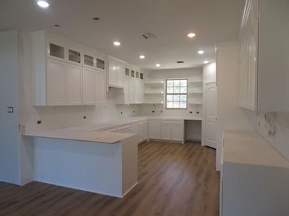 3rd image of 2127 Bambi Ct