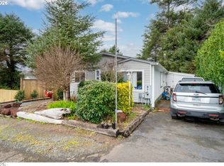 1040 NE 12th Ave, Rockaway Beach, OR 97136