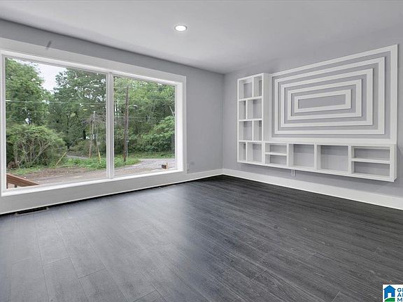 3rd image of 601 13th St