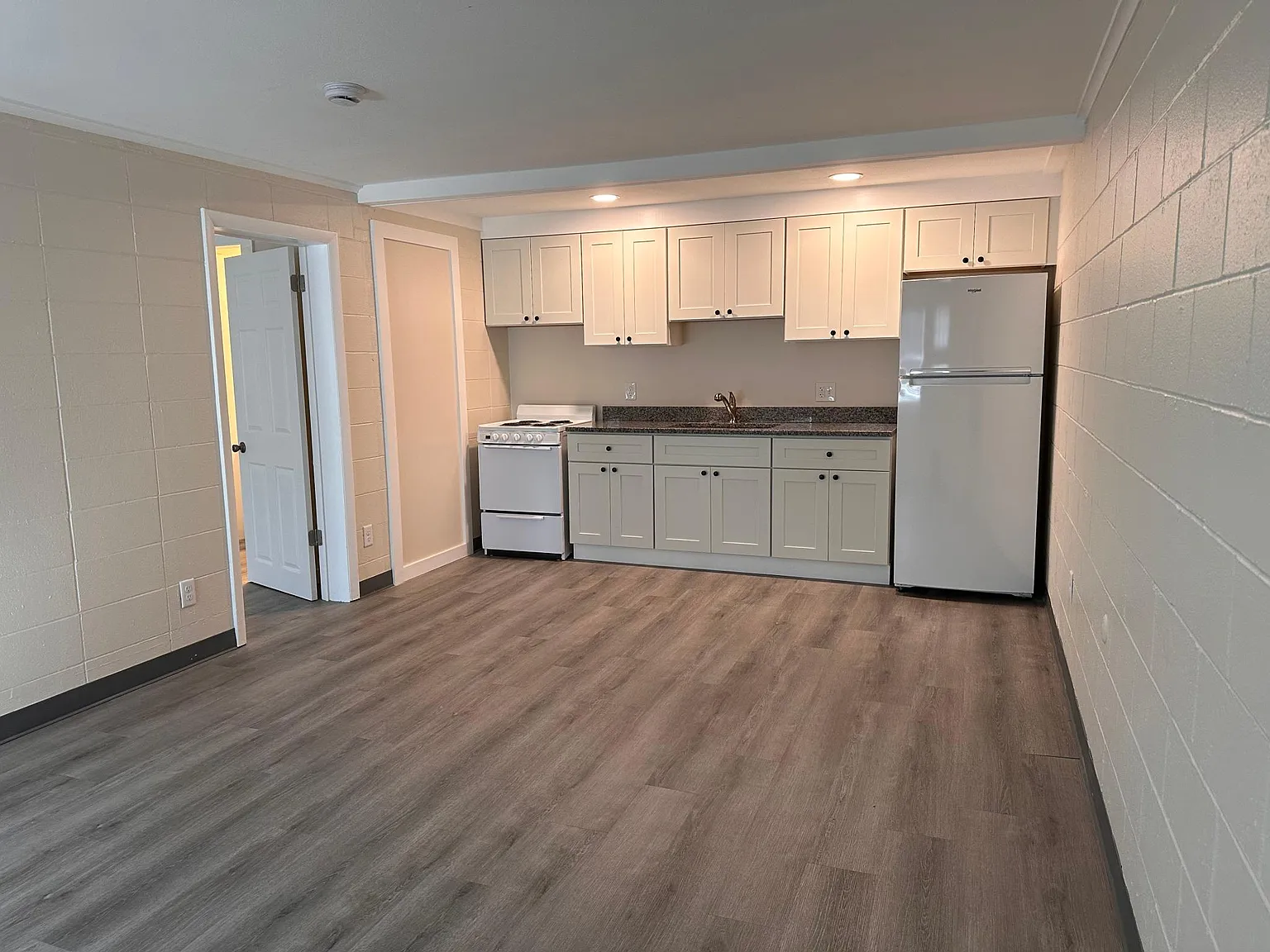 2034 Riverdale St — Photo 3