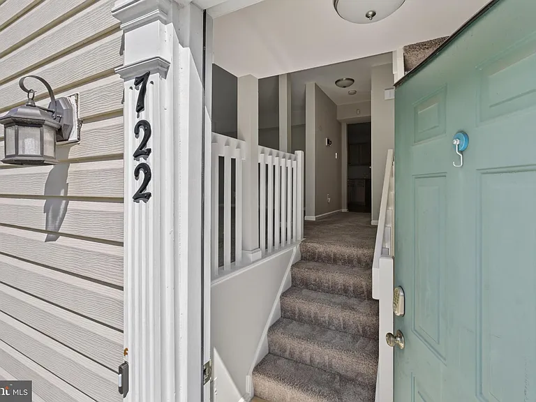 722 Hetzel Ter SE — Photo 2