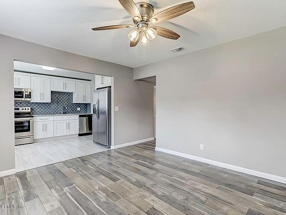 4th image of 7026 Christopher Robin Dr