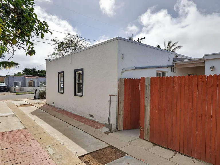 295 W Mission Ave — Photo 10