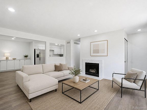 3rd image of 7058 Elmhurst #1