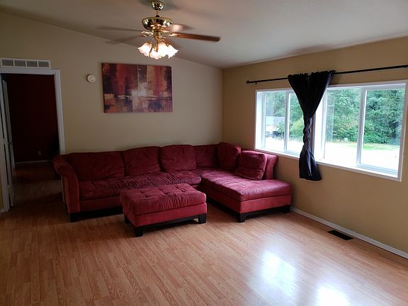 2nd image of 476 Hilltop Dr