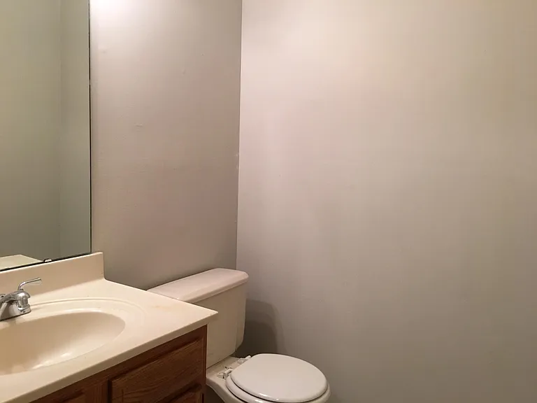 684 Elvis Presley Dr — Photo 6