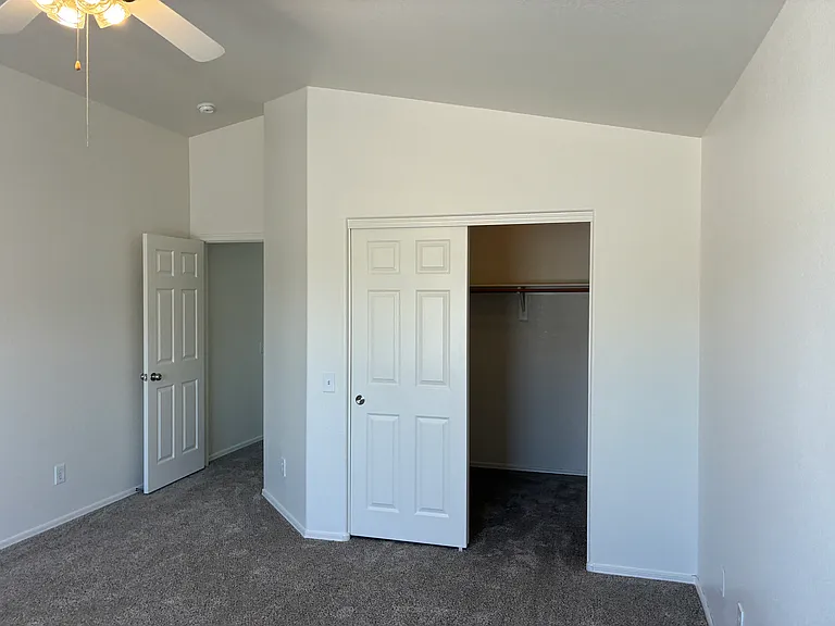 10422 W Windsor Blvd — Photo 26