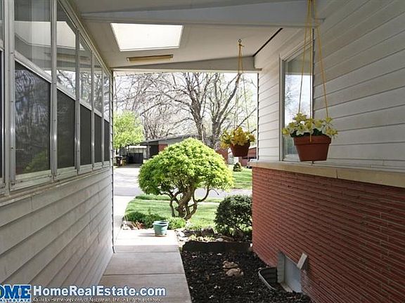 3rd image of 5917 Meadowbrook Ln