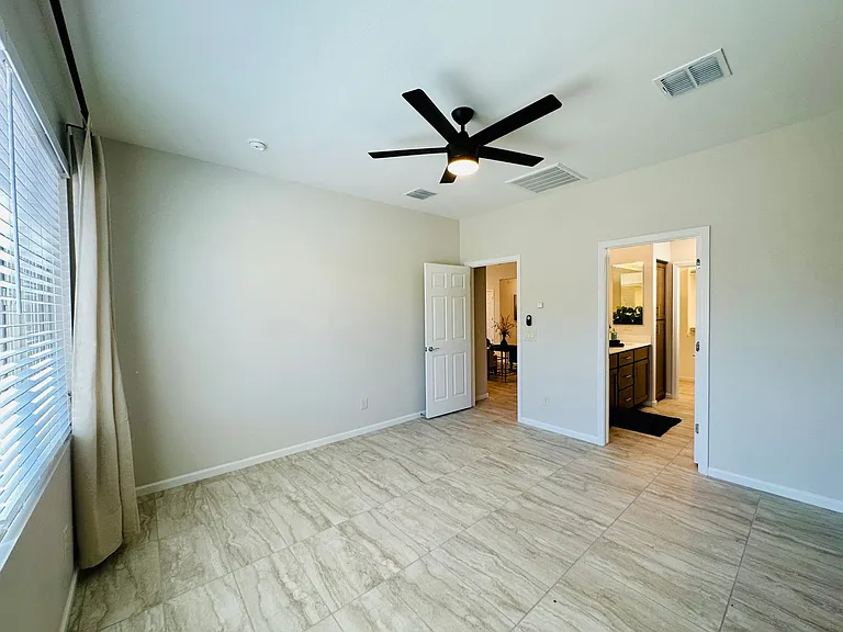 1436 E Basalt Dr — Photo 15