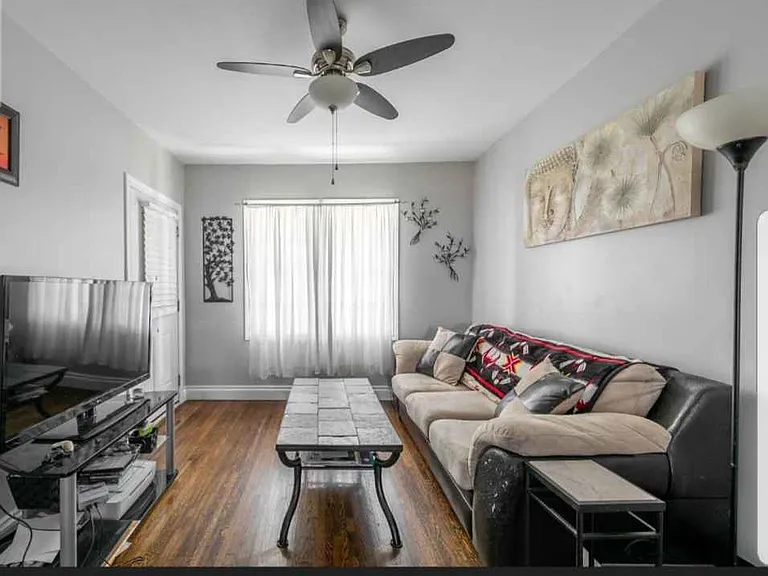 1371 Marentette Ave #1 — Photo 2
