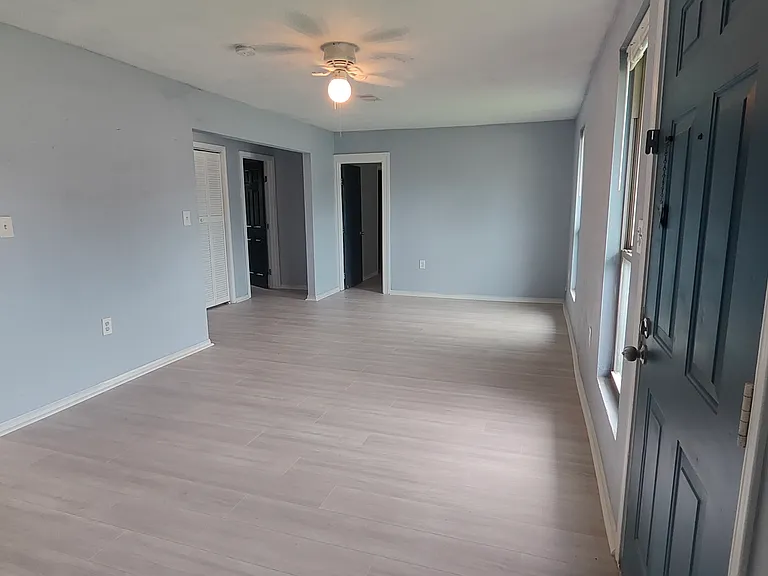8437 Garland St #B — Photo 4