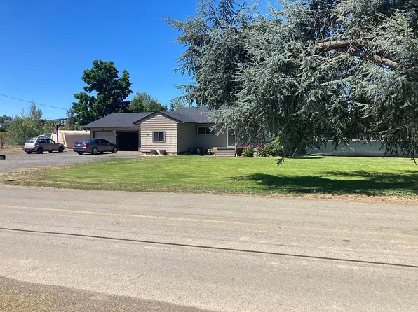 701 Winston Section Rd, Winston, OR 97496